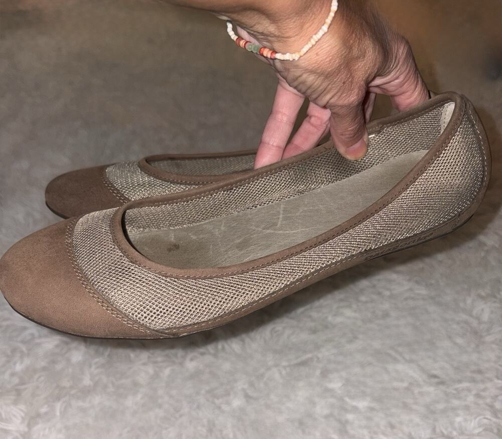 Patagonia Women’s 8.5 Brown Breathable Leather/mesh Flats. Exc. Condition